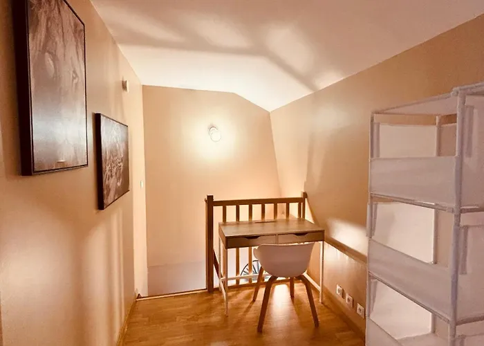 Du Phare بيت للعطل *